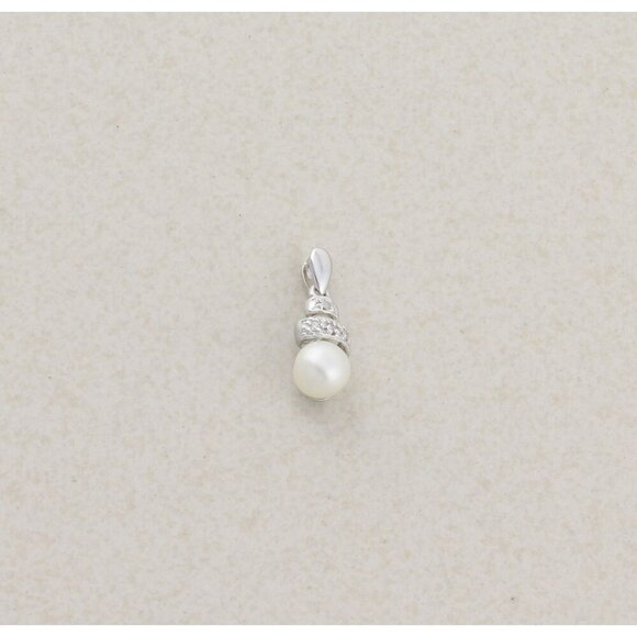 Pendant Only 14K White Gold Freshwater Pearl and Diamond Pendant 5/8" x 1/4" - Picture 5 of 6